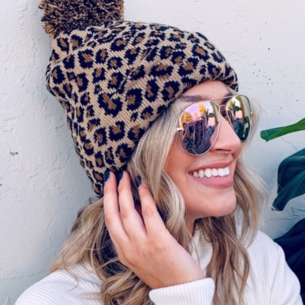 Cozy Leopard print Pom Beanie - Picture 4 of 5